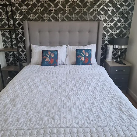 Apartment Stunning Canal View 2 Bedroom With Free Parking Manchester