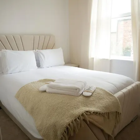 Luxury By Etihad Stadium *