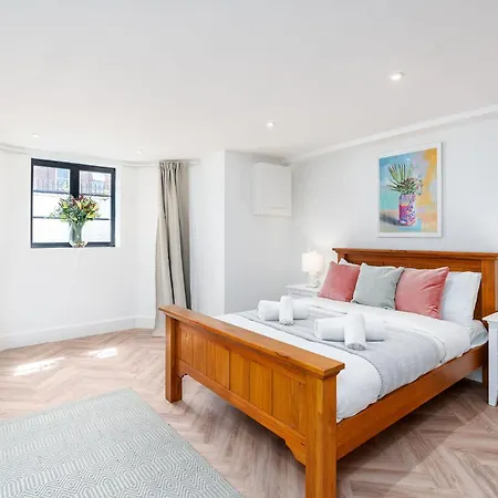 2 Bedroom, 2 Bathroom Apartment, Close To Mcr Centre * Manchester