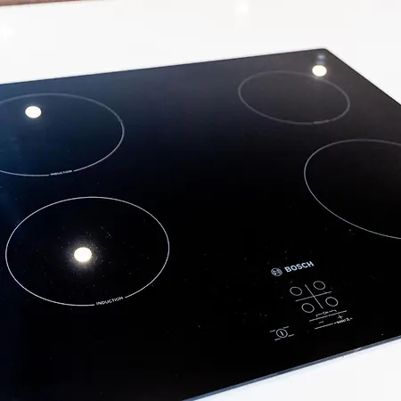 2 Bedroom, 2 Bathroom Apartment, Close To Mcr Centre *