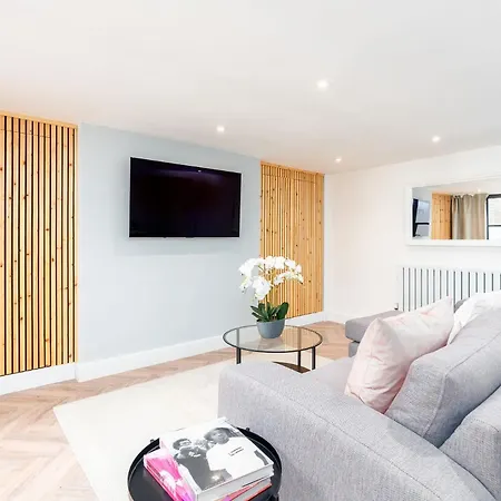 2 Bedroom, 2 Bathroom Apartment, Close To Mcr Centre *