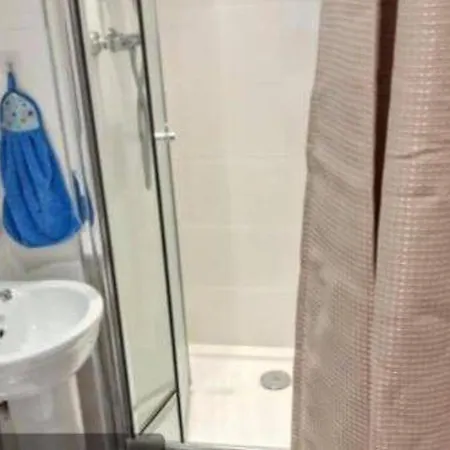 3 Bed-sleeps 6-city Centre-free Parking * מנצ'סטר