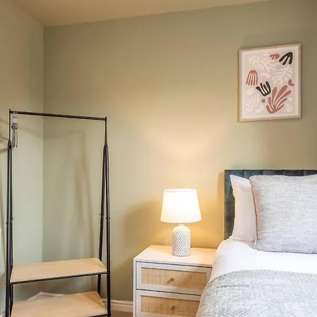 Chic 4bd Abode - Free Parking - Snooker 曼彻斯特