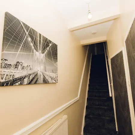 2 Beds Suburb Nestled Nook *