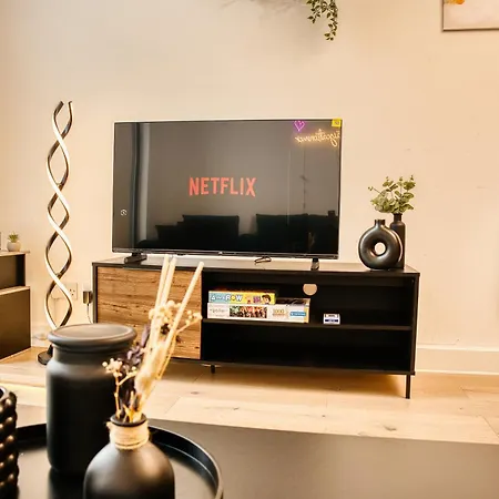 2bed Balcony Close To Centre * Manchester