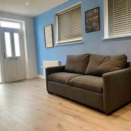 6 Apartment *