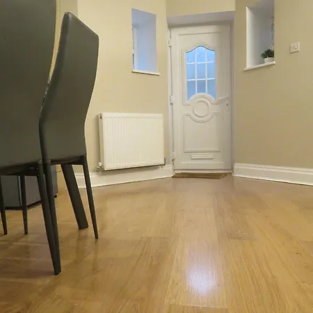 Kosher Flat In The Heart Of Salford Surounded With Beautiful Parkss Апартаменты Манчестер
