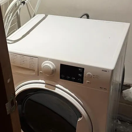 Centre Flat Available For Bookings Of 2 Weeks Or Apartment Manchester