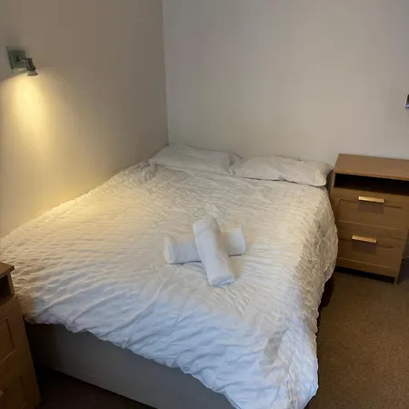 Centre Flat Available For Bookings Of 2 Weeks Or