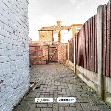 Casa vacanze Spacious 3-Bedroom House In Manchester With Free Parking *