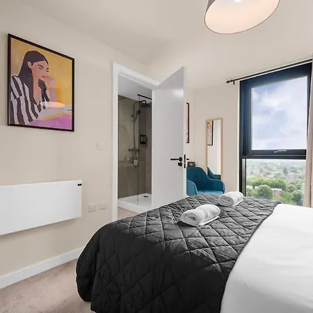 2 Bed Old Trafford Flat Skyline Views Daire