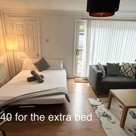 7 Guests House Old Trafford,media City,city Centre, Free Parking *