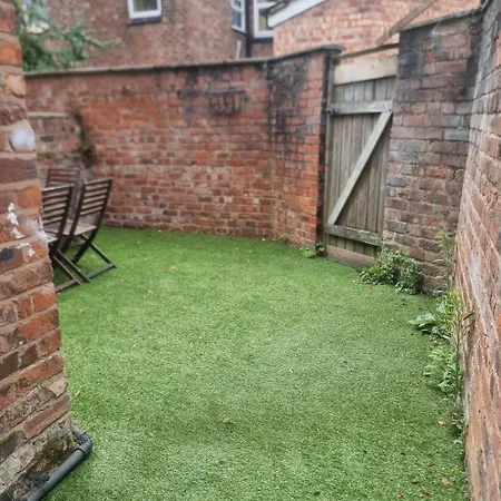 The Russell By Alexandra Park * Manchester