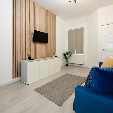 Vakantiehuis Cozy Spacious Home, Rest Retreat In Style, Free Parking And Wifi *