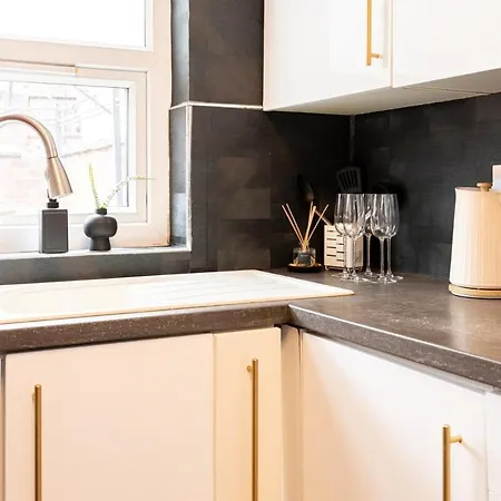 Cozy Spacious Home, Rest Retreat In Style, Free Parking And Wifi Vakantiehuis