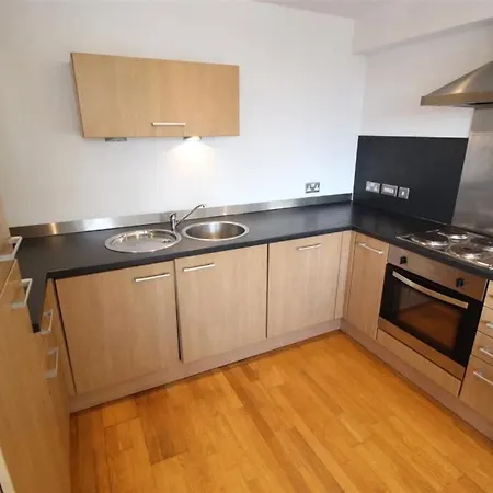 2 Bedroom Centre Dec Apartment