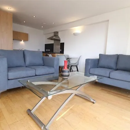 2 Bedroom Centre Dec *