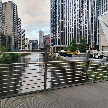 Апартаменты Elegant 2bd & 2ba Centre Luxury With View