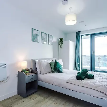 Quayside Living דירה