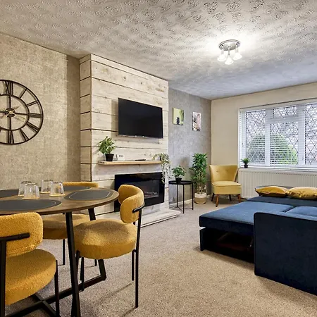 Pass The Keys Beautiful 2bed House Near Etihad Stadium & Coop Arena *