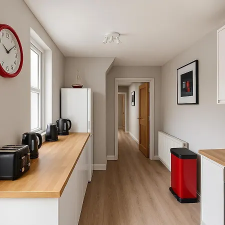 Stunning Home. Free Parking. Сasa de vacaciones