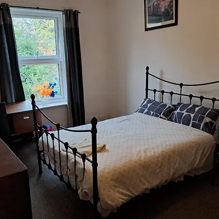 Bird Song Old Trafford マンチェスター