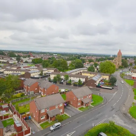 View - Free Parking - Sleeps 6 - Near Centre - By Nmb Apartamento *