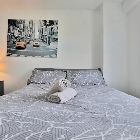 View - Free Parking - Sleeps 6 - Near Centre - By Nmb * Mánchester