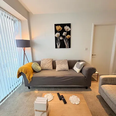 Apartamento Cosy Two Bedroom In *