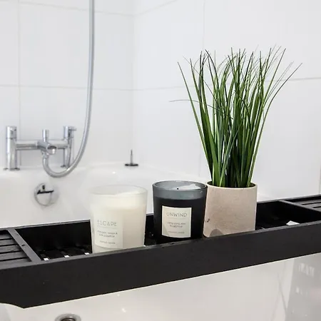 3br House Contractor Hospital Uni בית נופש מנצ'סטר