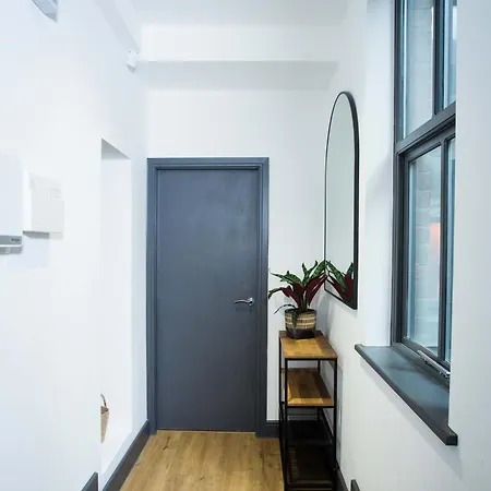 Stylish Grade Ii Listed 1-bed Northern Quarter