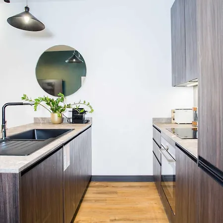 Stylish Grade Ii Listed 1-bed Northern Quarter Manchester