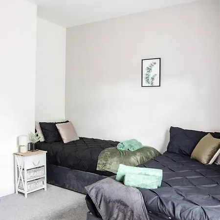 בית נופש 3br House Contractor Hospital Uni מנצ'סטר