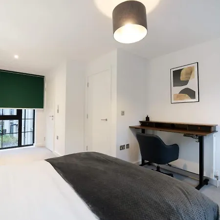 Shales At The Heim * 맨체스터