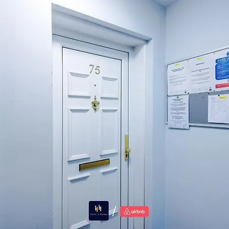 Apartamento Comfy 1br In Salford, Kitchen, Wifi And Parking *