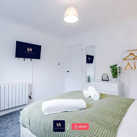 Comfy 1br In Salford, Kitchen, Wifi And Parking Apartamento Manchester