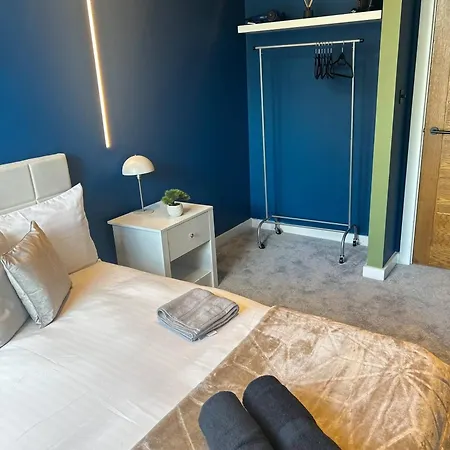 Modern Next To Ao Arena - Parking - Local Attractions Appartamento