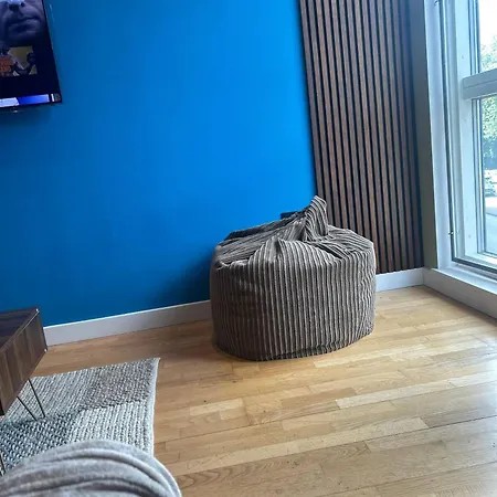 Modern Next To Ao Arena - Parking - Local Attractions *