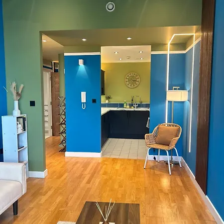 Modern Next To Ao Arena - Parking - Local Attractions