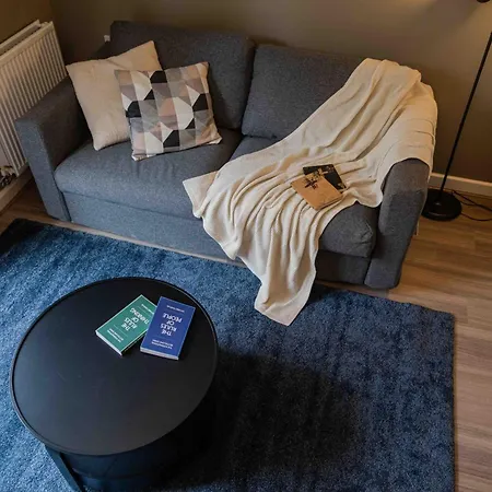 S Veranda - Near Lidl & Bus -4 Bed 6 Sleep