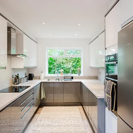Bright 4br With Garden With Free Parking And Sleeps Up To 9 * Manchester
