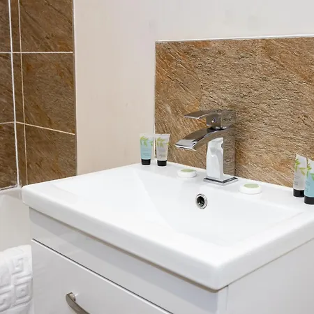 Appartamento Salford - 1 Bed - Free Parking - Fast Wi Fi By Av Hughes