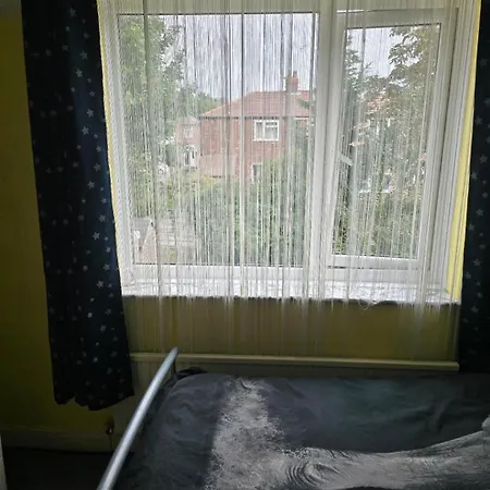 Stretford Single Bright Δωμάτια σε οικογενειακή κατοικία