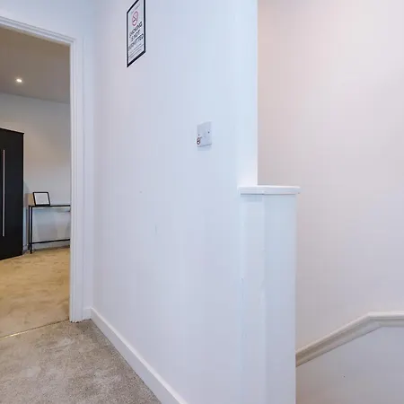 Апартаменты Duplex In Salford, 2br&2ba, Full Kitchen Манчестер