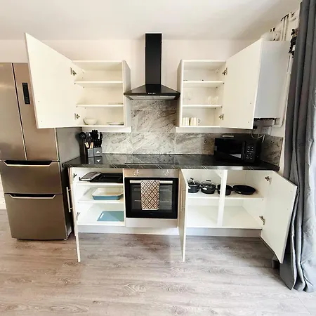 Casa vacanze Spacious 4 Bed Near Metrolink Whitefield