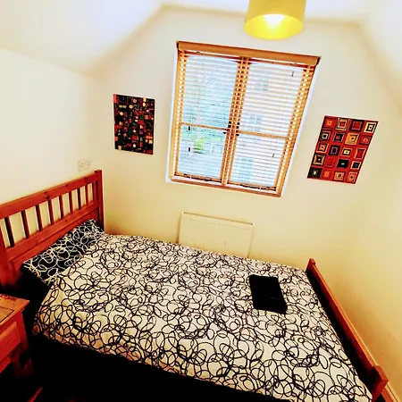 Detached House With Gated Parking In Whalley Range, Near Centre Manchester
