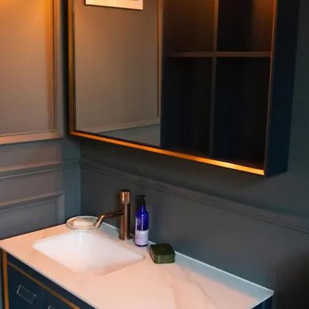 Whalley Range Gem: Elegant 3-bed Edwardian Nyaraló Manchester