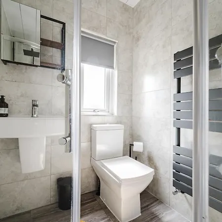 Heaton House - Parkside Charm And Comfort *