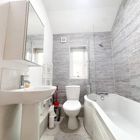 5bdr | Tram Access|free St Parking * Manchester