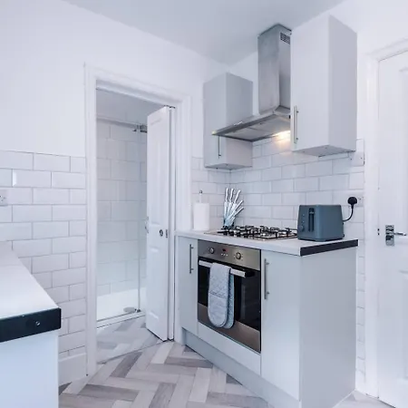 Comfortable & Spacious 3br House Near Coop Live Arena & Etihad Stadium With Free Parking - New Management Since Jan '26 Manchester